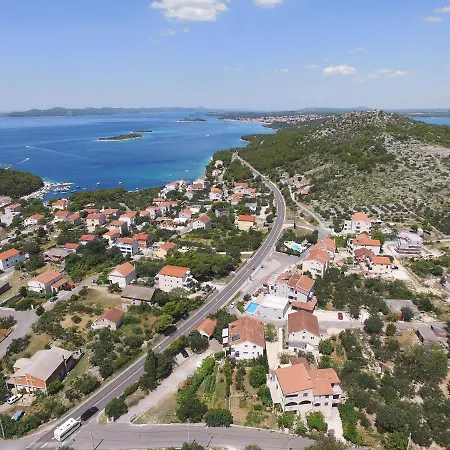 Bed&Breakfast Drage 3* Drage