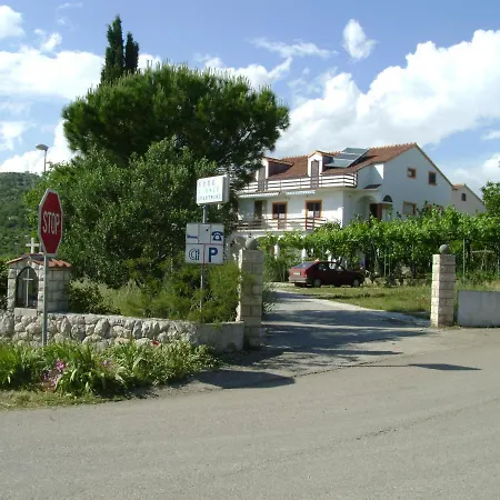 Bed&Breakfast Drage Bed & Breakfast 3*