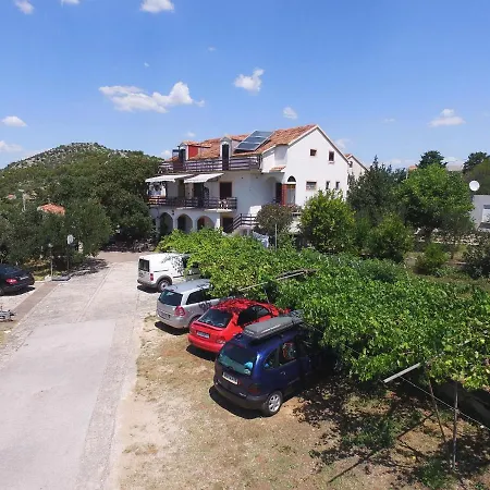 Bed&Breakfast Drage
